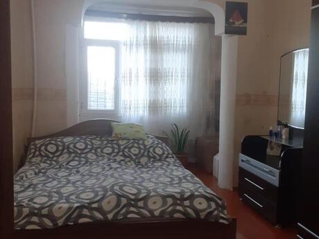 4 otaqlı köhnə tikili - Bakıxanov q. - 100 m²