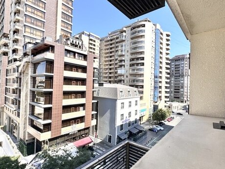 3 otaqlı köhnə tikili - 28 May m. - 90 m²