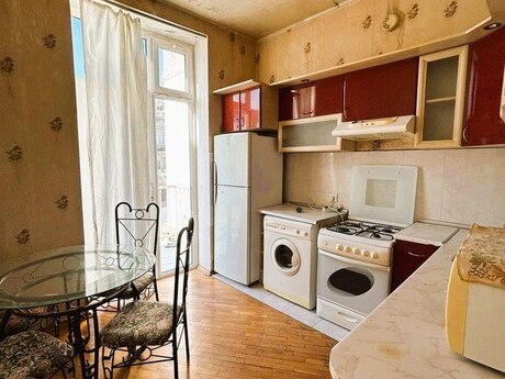 3 otaqlı köhnə tikili - Sahil m. - 80 m²