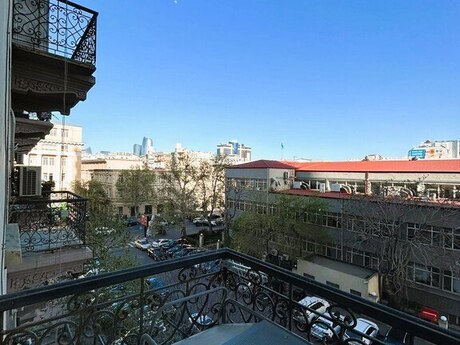 3 otaqlı köhnə tikili - Sahil m. - 80 m²