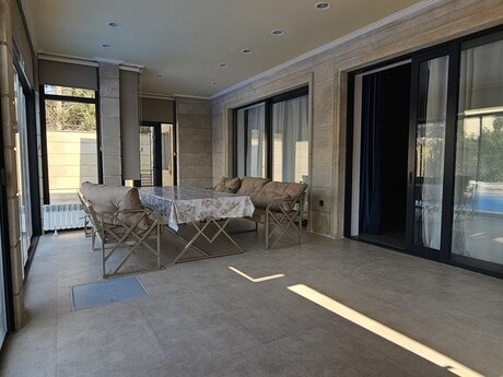 House with Garden, Villa For Rent