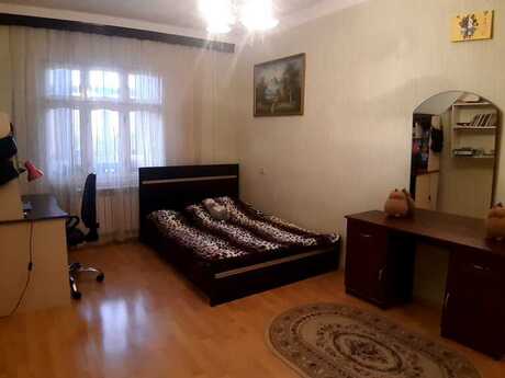 3 otaqlı köhnə tikili - Nəsimi m. - 93 m²