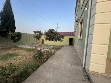 8 otaqlı həyət evi/bağ evi - Görədil q. - 600 m²