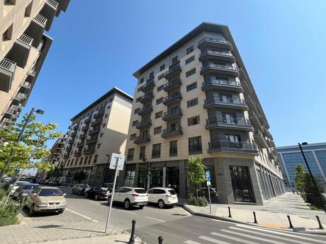 Obyekt - Ağ şəhər q. - 241 m²
