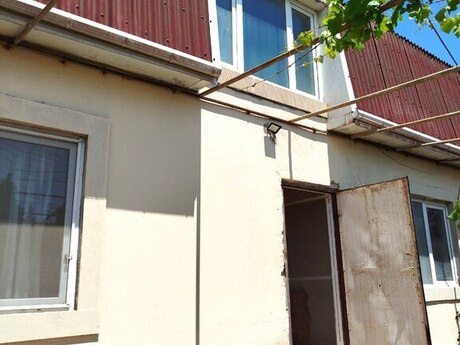 4 otaqlı həyət evi/bağ evi - Novxanı q. - 130 m²
