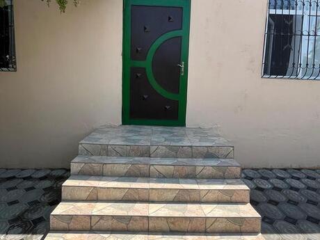 4 otaqlı həyət evi/bağ evi - Saray q. - 120 m²