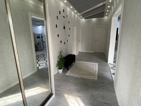 4 otaqlı həyət evi/bağ evi - Şüvəlan q. - 150 m²