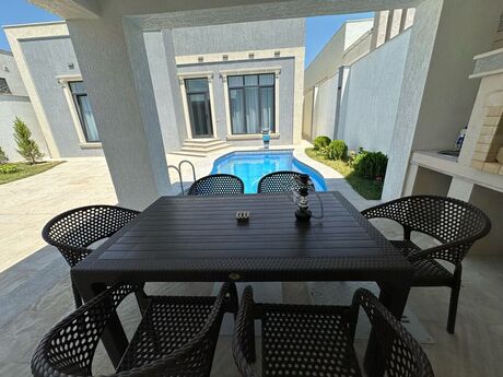 4 otaqlı həyət evi/bağ evi - Şüvəlan q. - 160 m²