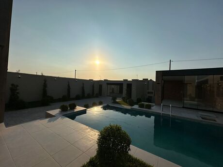 4 otaqlı həyət evi/bağ evi - Şüvəlan q. - 180 m²