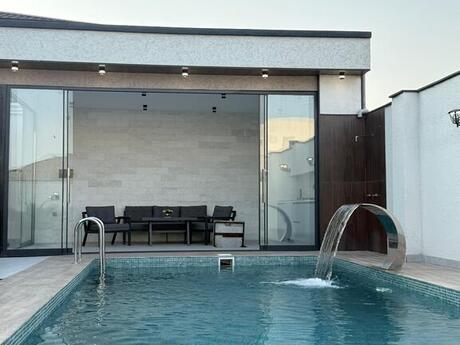 5 otaqlı həyət evi/bağ evi - Mərdəkan q. - 200 m²