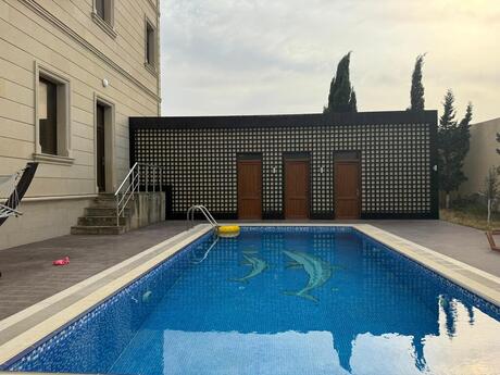9 otaqlı həyət evi/bağ evi - Novxanı q. - 900 m²