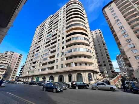 Объявление №5404106 - Баку, м. Гянджлик, 4-комн., 186 м², 8/17 этаж