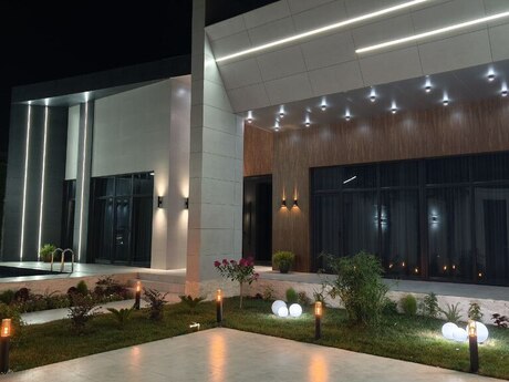 5 otaqlı həyət evi/bağ evi - Mərdəkan q. - 260 m²