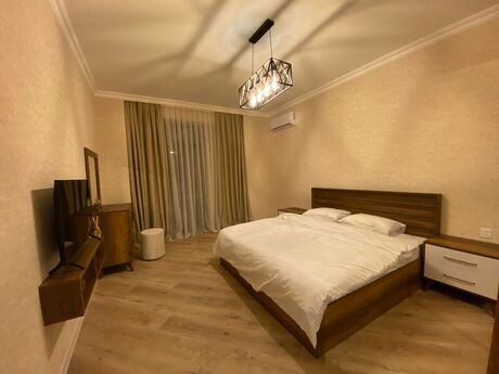 3 otaqlı yeni tikili - 8 Noyabr m. - 130 m²