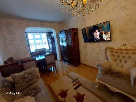 3 otaqlı köhnə tikili - Əhmədli m. - 90 m²