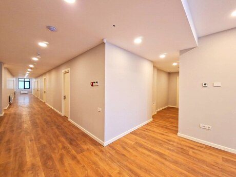 Obyekt - 8 Noyabr m. - 1000 m²