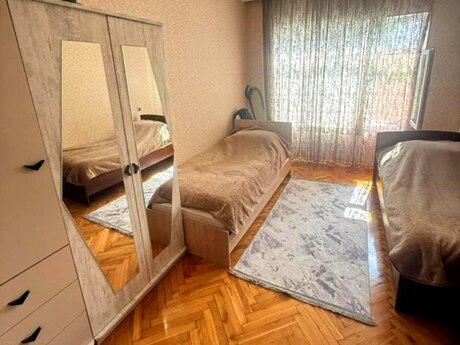 3 otaqlı köhnə tikili - Əhmədli q. - 69.5 m²