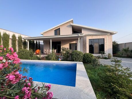 7 otaqlı həyət evi/bağ evi - Şüvəlan q. - 350 m²
