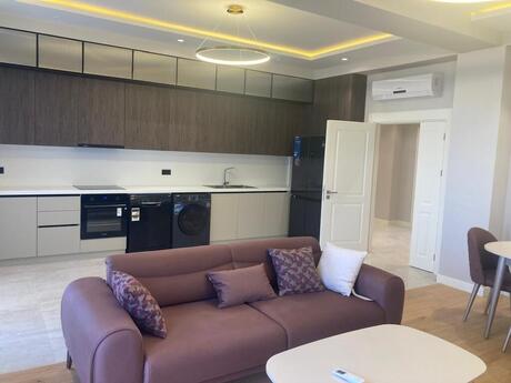 Elan №5406594 - Bakı, Ağ şəhər q., 4 otaqlı, 165 m², 6/7 mərtəbə
