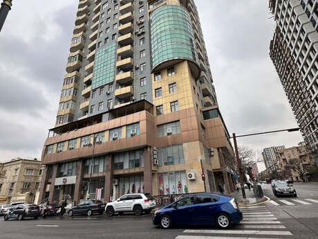 Elan №5408195 - Bakı, Nəsimi r., 4 otaqlı, 196 m², 12/18 mərtəbə