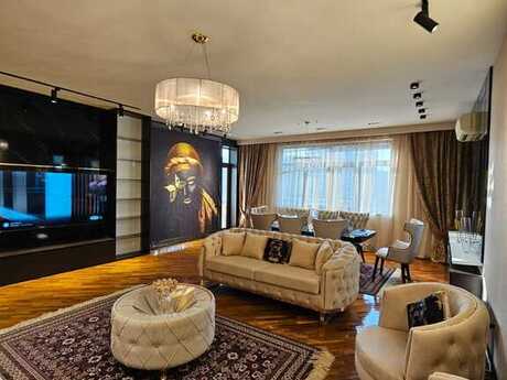 Elan №5408732 - Bakı, 28 May m., 3 otaqlı, 140 m², 10/18 mərtəbə