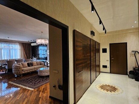 3-room apartment, 140 m², 28 May: 369 000 ₼ 5