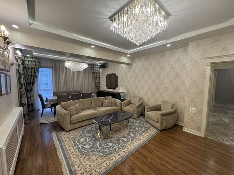 Elan №5409400 - Bakı, Şah İsmayıl Xətai m., 4 otaqlı, 181 m², 7/18 mərtəbə