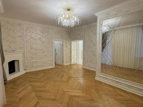 4 otaqlı köhnə tikili - İçəri Şəhər m. - 130 m²