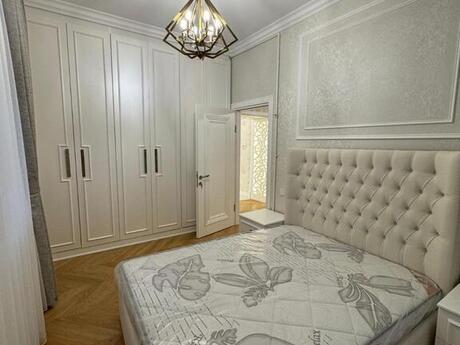 4 otaqlı köhnə tikili - İçəri Şəhər m. - 130 m²