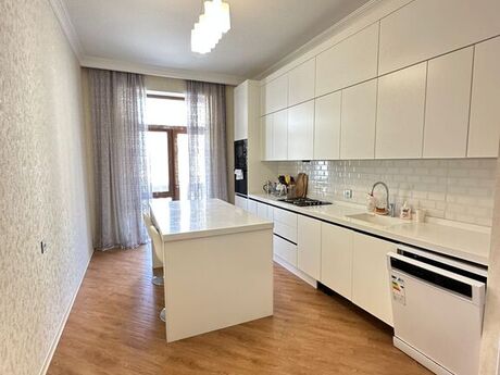 3-room new-build apartment for rent in Ağ şəhər, 160 m², 1 700 AZN/mo, photo 5 / 12