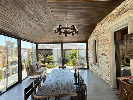 4 otaqlı həyət evi/bağ evi - Şüvəlan q. - 250 m²