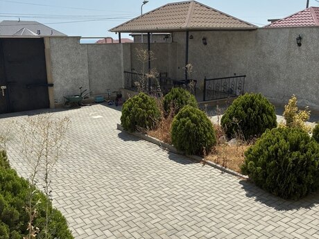 8 otaqlı həyət evi/bağ evi - Badamdar q. - 400 m²
