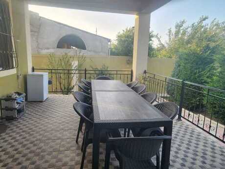 4 otaqlı həyət evi/bağ evi - Buzovna q. - 140 m²