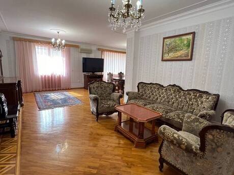 7 otaqlı köhnə tikili - Şah İsmayıl Xətai m. - 240 m²