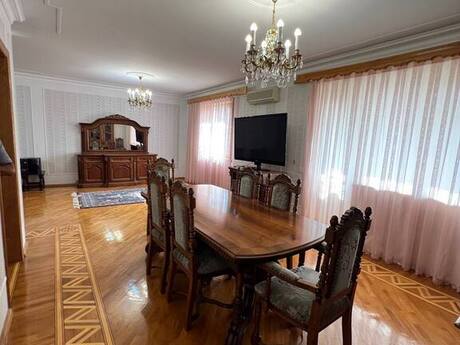 7 otaqlı köhnə tikili - Şah İsmayıl Xətai m. - 240 m²