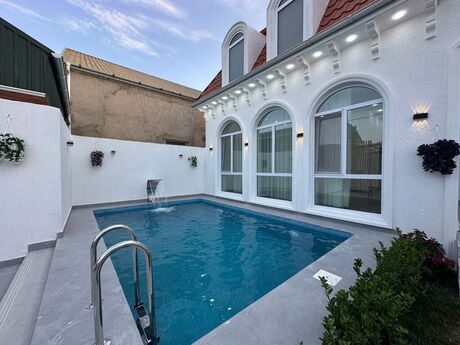 4 otaqlı həyət evi/bağ evi - Buzovna q. - 140 m²