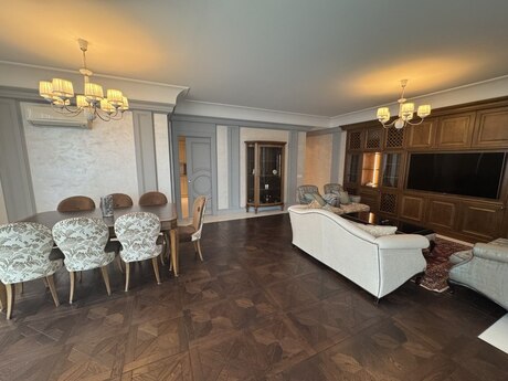 4 otaqlı yeni tikili - Şah İsmayıl Xətai m. - 250 m²