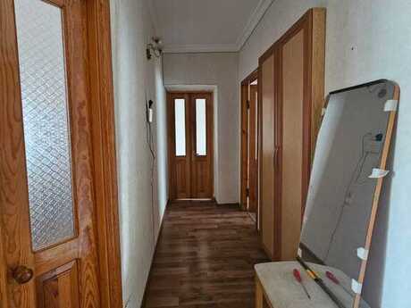 3 otaqlı köhnə tikili - 28 May m. - 70 m²