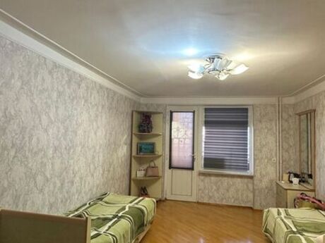 3 otaqlı köhnə tikili - Elmlər Akademiyası m. - 65 m²