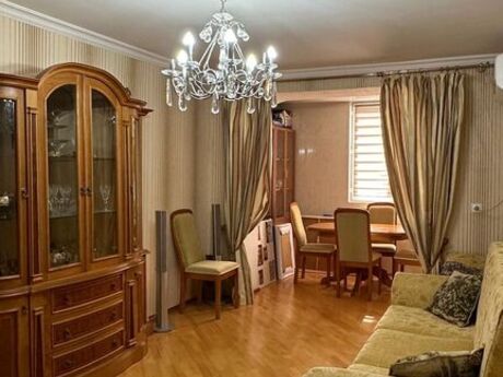 3 otaqlı köhnə tikili - Elmlər Akademiyası m. - 65 m²