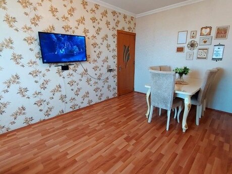 3 otaqlı köhnə tikili - Biləcəri q. - 80 m²