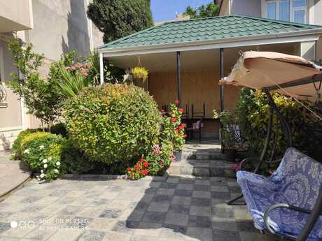 7 otaqlı həyət evi/bağ evi - Bakıxanov q. - 224 m²