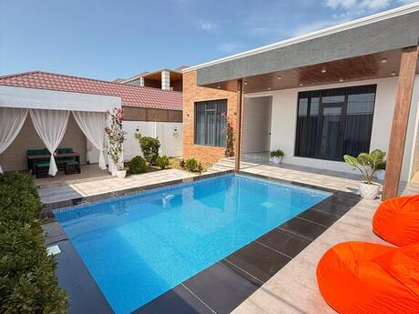 4 otaqlı həyət evi/bağ evi - Mərdəkan q. - 170 m²