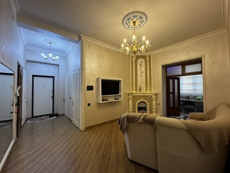 Объявление №5415881 - Баку, пос. Бакиханова, 4-комн., 137 м², 3/5 этаж