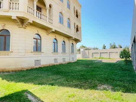 Həyət evi/Bağ evi - Mərdəkan q. - 1400 m²