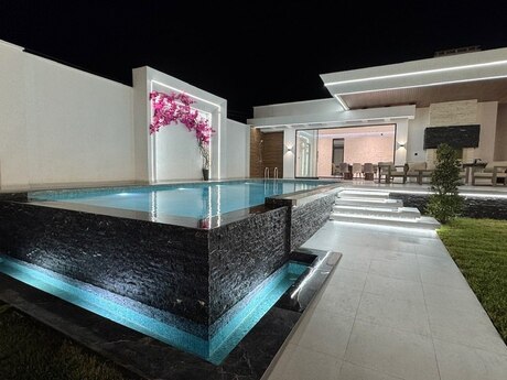 5 otaqlı həyət evi/bağ evi - Mərdəkan q. - 260 m²
