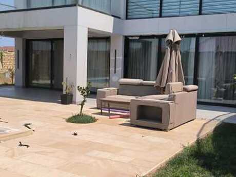 8 otaqlı həyət evi/bağ evi - Qobu q. - 370 m²