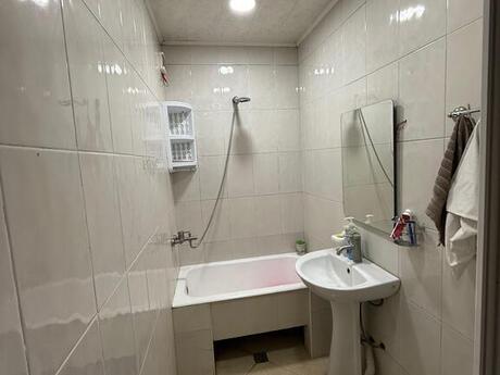 4-комн. вторичка - м. Иншаатчылар - 150 м²