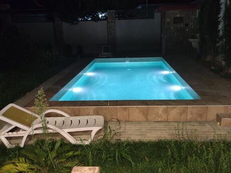 4 otaqlı həyət evi/bağ evi - Buzovna q. - 220 m²