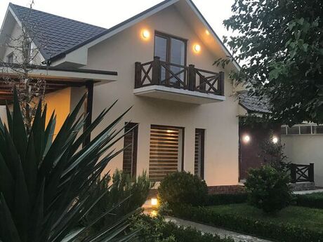 4 otaqlı həyət evi/bağ evi - Buzovna q. - 220 m²